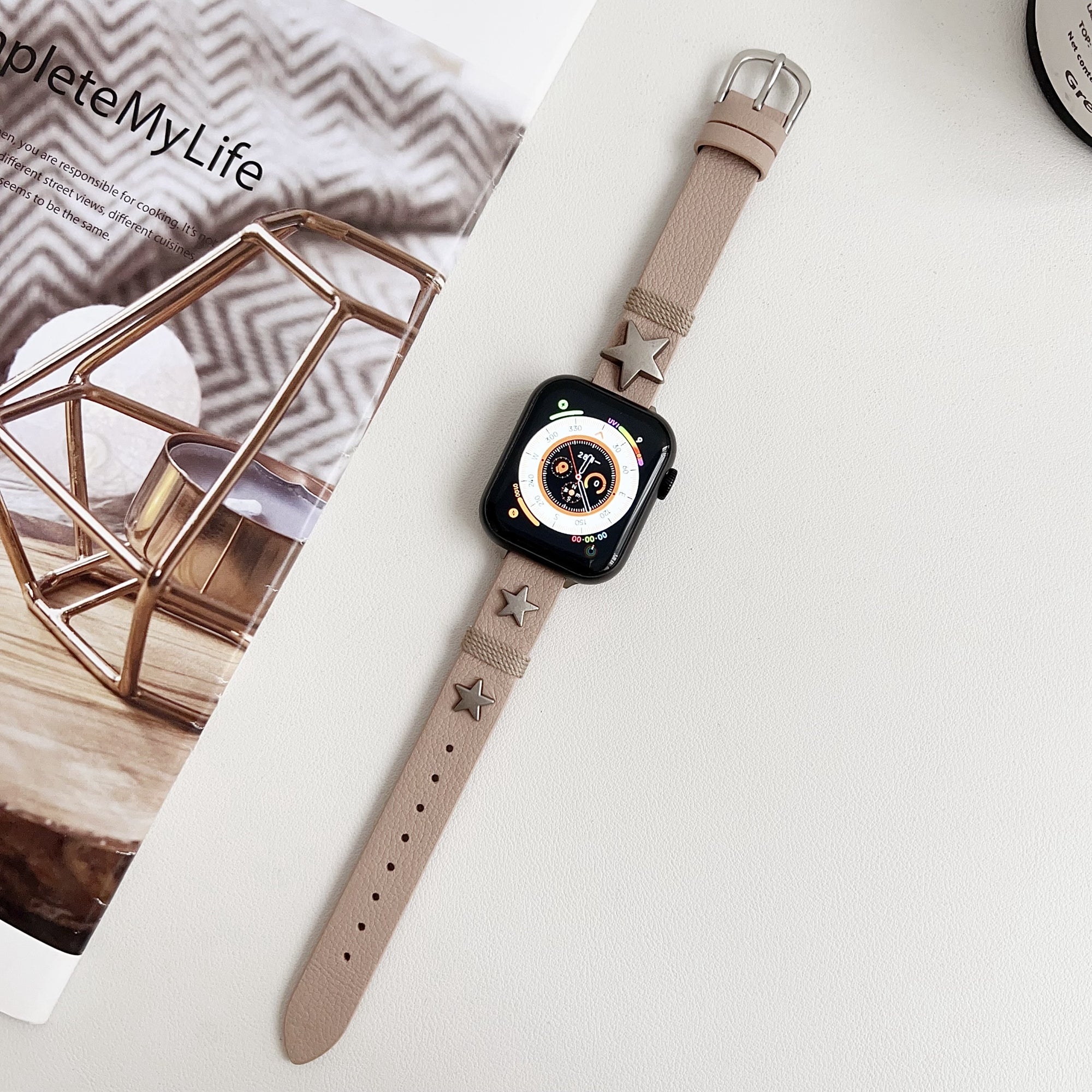 For Apple Watch Series 9 8 7 41mm / 6 5 4 SE (2023) SE (2022) SE 40mm / 3 2 1 38mm Strap Star Decor Genuine Cow Leather Watch Band - Apricot For Apple Watch Series 9 8 7 41mm / 6 5 4 SE (2023) SE (2022) SE 40mm / 3 2 1 38mm Strap Star Decor Genuine Cow Leather Watch Band - Apricot